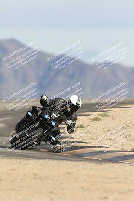 media/Nov-16-2025-Race Pace (Sun) [[8c5fa54630]]/Non Verified Riders (1st 20 Minutes)/6-Turn 12 (2pm)/